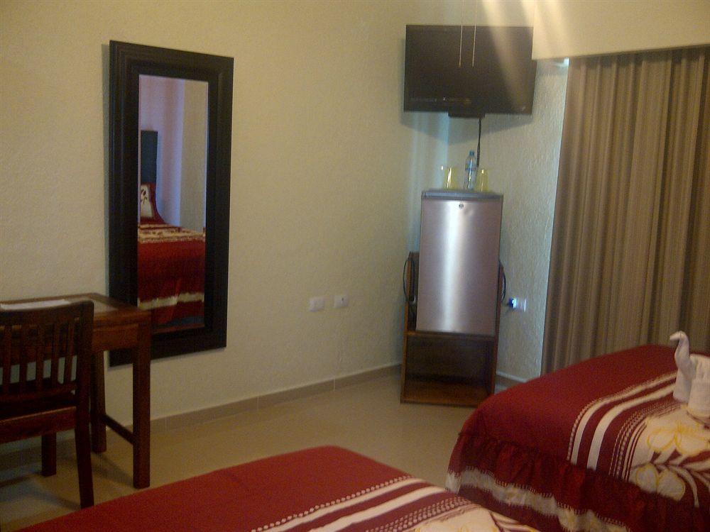 Hotel Isleno Isla Mujeres Bagian luar foto