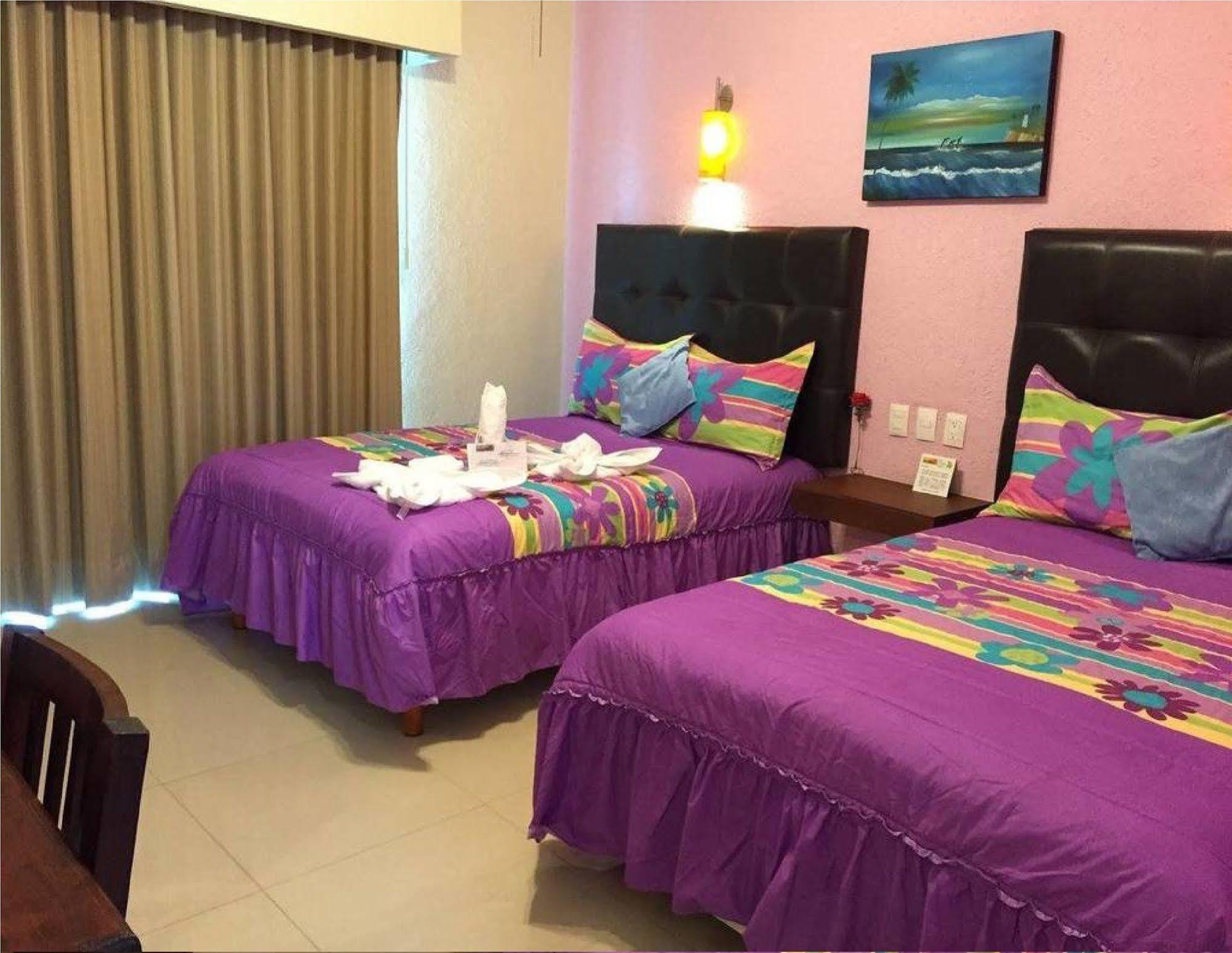 Hotel Isleno Isla Mujeres Bagian luar foto